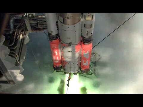 Thumbnail for the embedded element "NASA Tests Model of Powerful New Rocket"