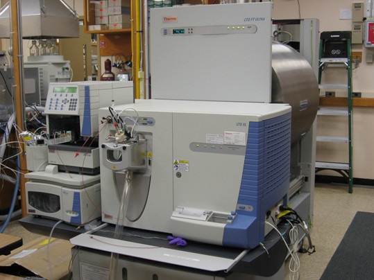FT-ICR_MassSpectrometer.jpg
