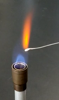 prueba de llama de calcio usando un alambre de nicrom