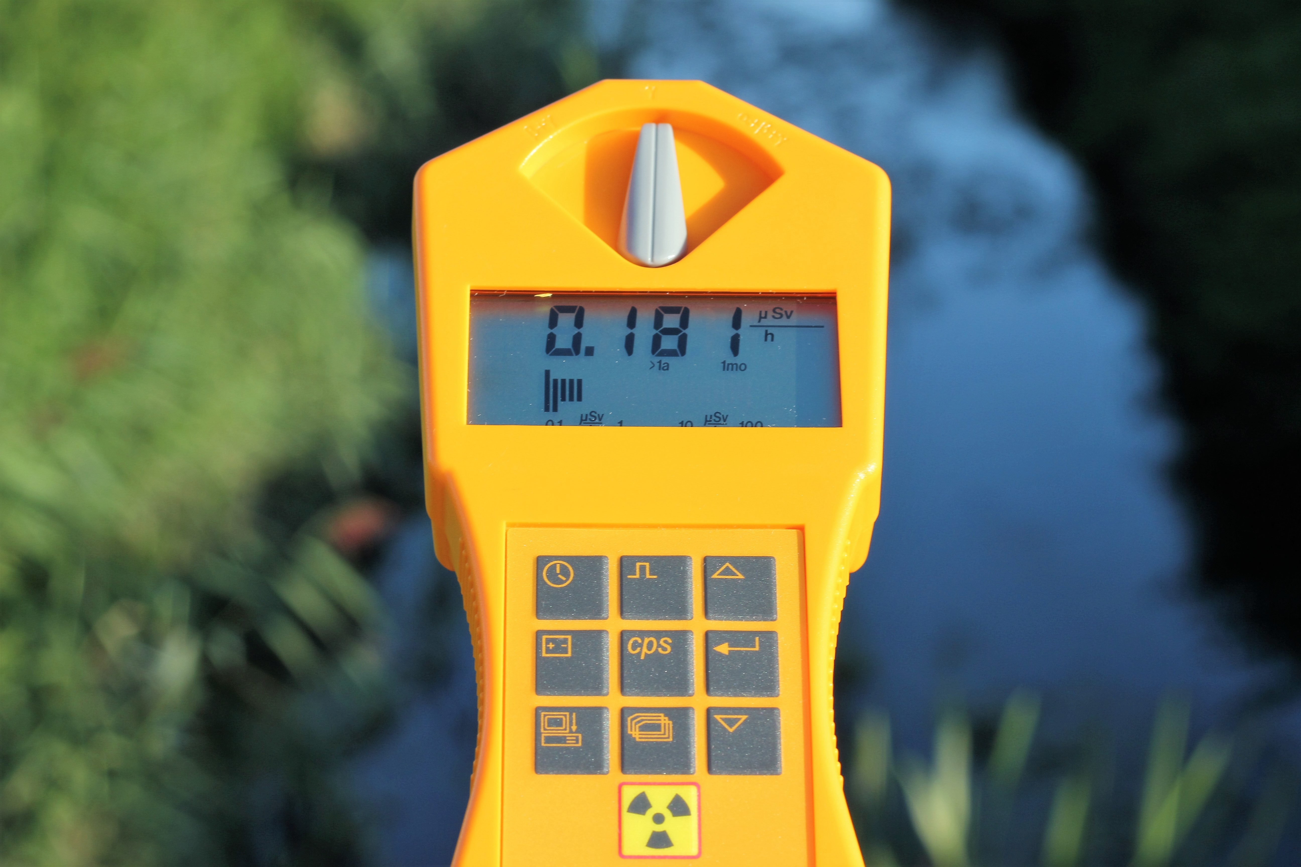 number-yellow-security-electronic-dosimeter-geiger-counter-1162734-pxhere.com.jpg