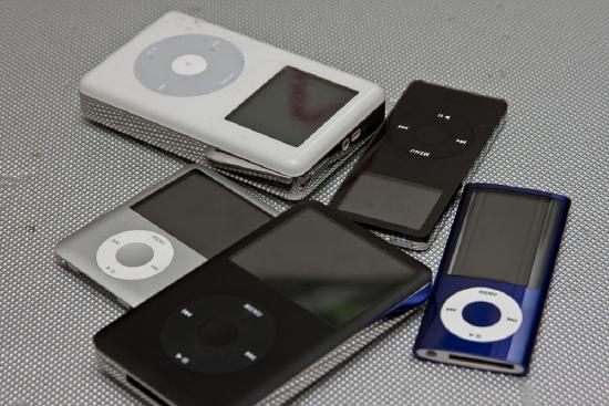 photograph of some ipods.