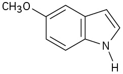 یک حلقه بنزن به یک حلقه پنج عضو دیگر متصل شده است که یکی از اعضای آن نیتروژن است. یک پیوند دوگانه بین اتم&zwnj;های کربن غیر همجوشی وجود دارد. بنزن یک جایگزین متوکسی&zwnj;دارد.