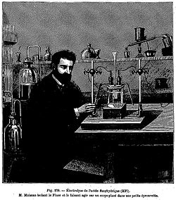 Henri_Moissan_isolating_fluorine_1886.jpg
