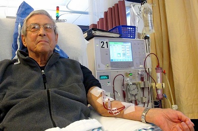 1024px-Patient_receiving_dialysis_03.jpg