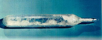 330px-Uranium_hexafluoride_crystals_sealed_in_an_ampoule.jpg