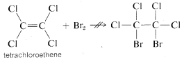 Tetracloroetano (dos carbonos dobles enlazados con dos átomos de cloro cada uno) más B R 2 va a C 2 C L 4 B R 2 molécula.