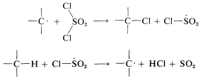 El radical C más S O 2 con dos grupos C L va a C C L más S O 2 C L. Reacción inferior: C H más S O 2 con un radical y un grupo C L va al radical C más H C L más S O 2.