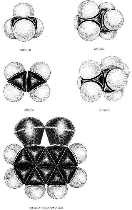 Modelos de cinco moléculas que reflejan tamaño, forma y flexibilidad. Arriba a la izquierda: metano. Arriba a la derecha: etano. Medio izquierda: eteno. Medio derecho: etanol. Fondo: 1,8-dibromoptaleno.