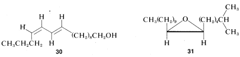 Izquierda: Cadena de carbono con 4 carbonos medios en estructura en zig-zag. Dobles enlaces entre el primer y segundo carbono en el zigzag y entre el tercer y cuarto carbono en el zigzag. El primer carbono en zigzag tiene el sustituyente C H 3 C H 2 C H 2. Derecha: Estructura triangular con oxígeno dentro del anillo. Dos carbonos en el anillo tienen cada uno un sustituyente. El carbono izquierdo tiene un sustituyente C H 3 (C H 2) 9. El carbono derecho tiene un (C H 2) 4 C H unido a dos sustituyentes metilos.